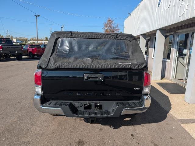 Used 2022 Toyota Tacoma TRD Off-Road AWD/4WD image 6