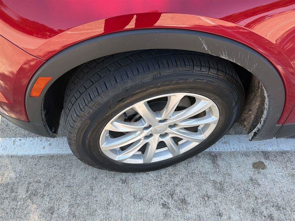 Used 2021 Cadillac XT4 Luxury FWD image 2