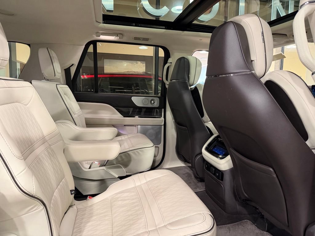 Used 2022 Lincoln Navigator L Black Label AWD/4WD image 21