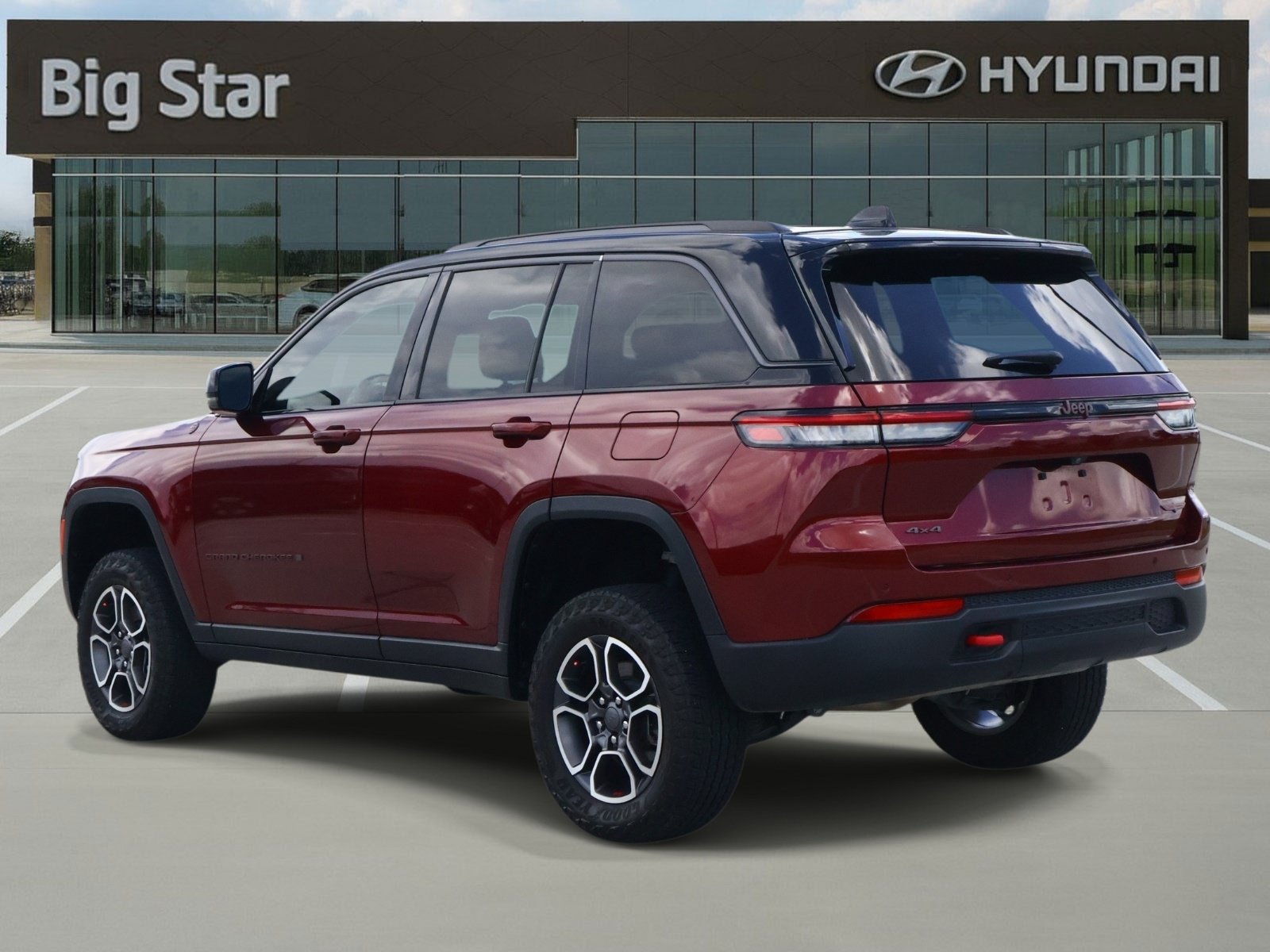 Used 2022 Jeep Grand Cherokee Trailhawk AWD/4WD image 3