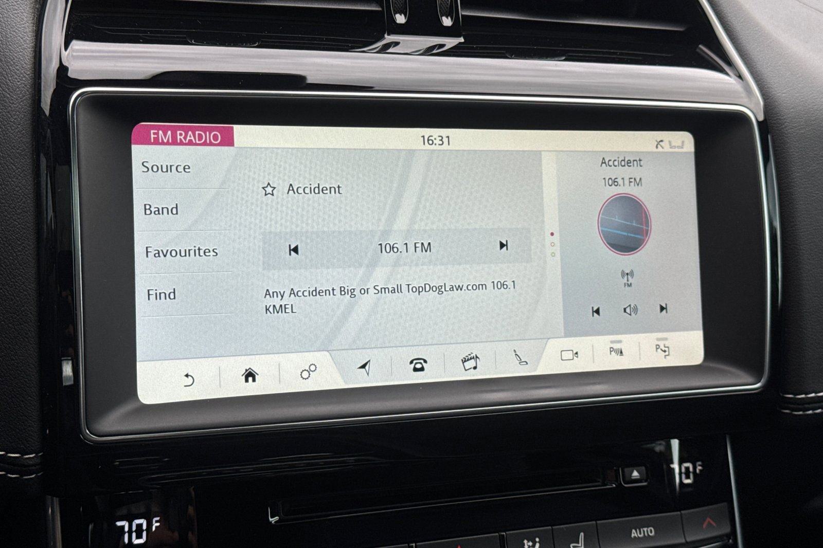 Used 2018 Jaguar XE S RWD image 17