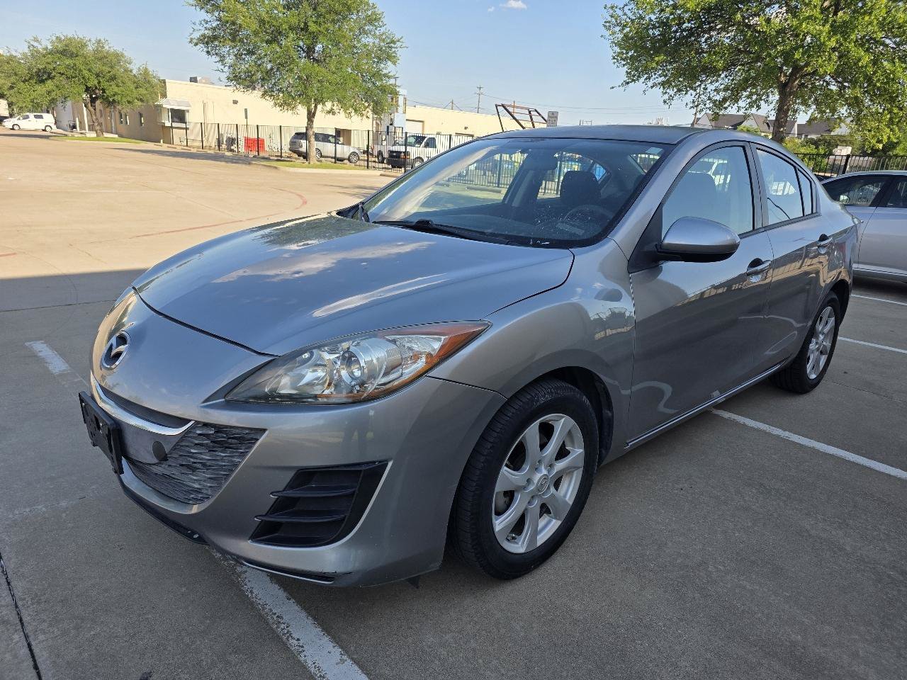 Used 2010 MAZDA MAZDA3 i Touring FWD image 4