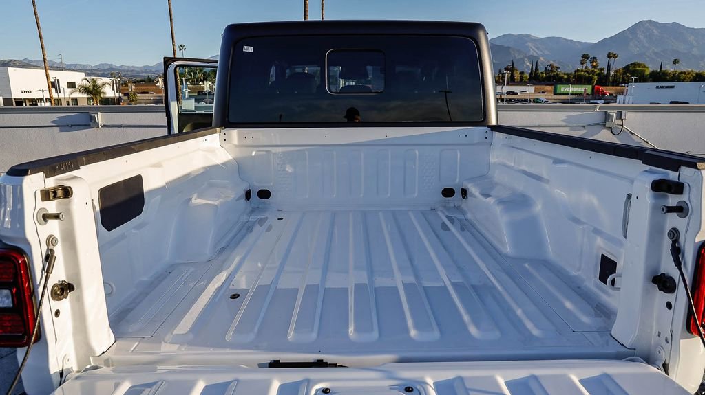 New 2026 Jeep Gladiator Willys image 30