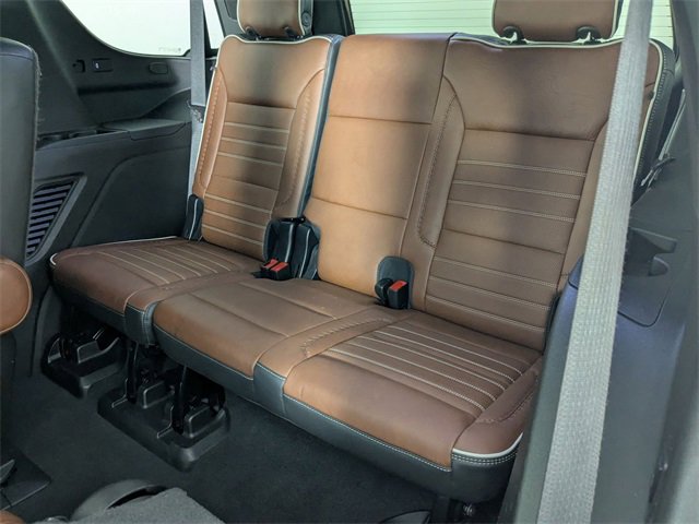 Used 2023 GMC Yukon Denali Ultimate image 32