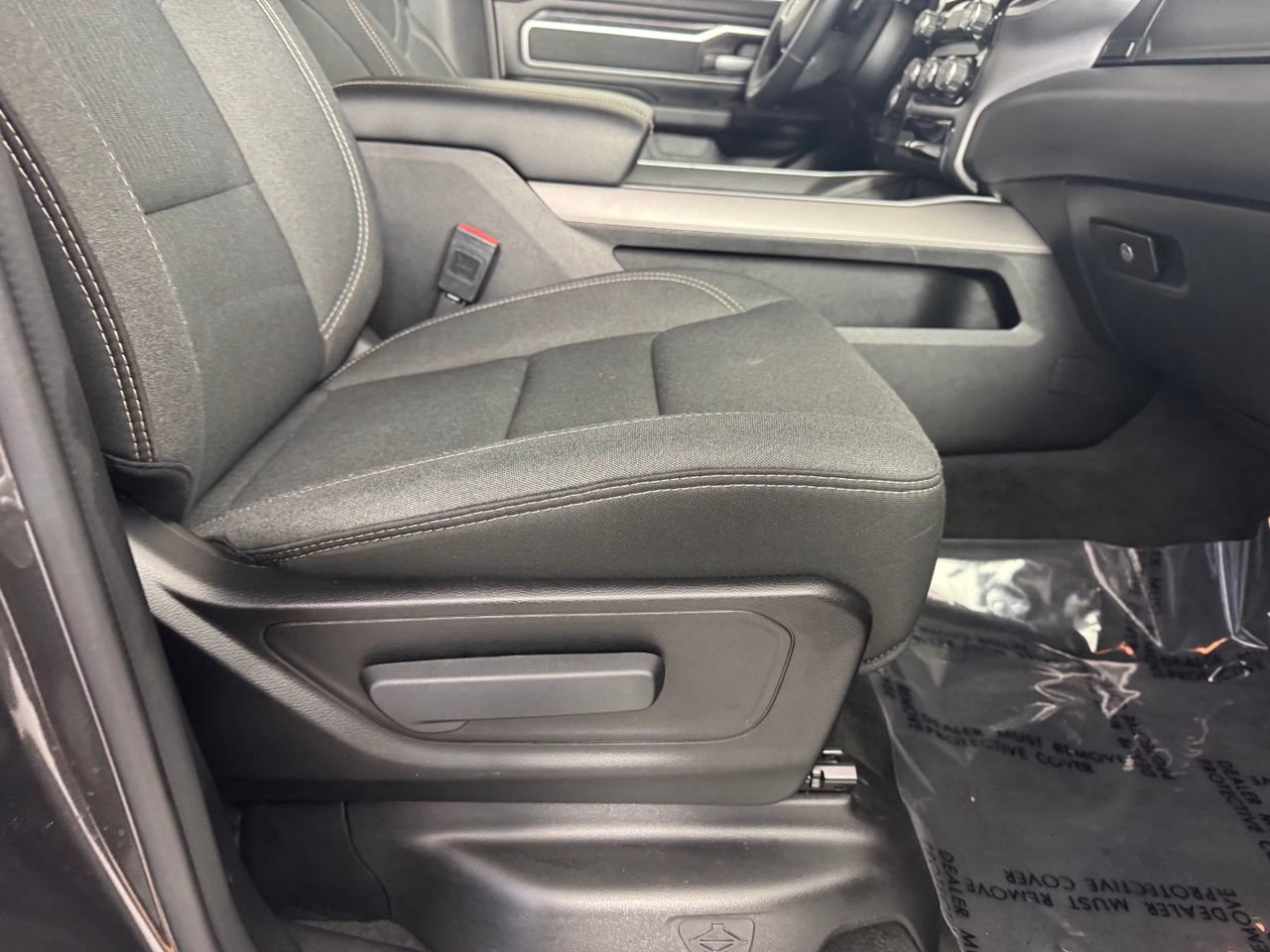 Used 2022 RAM 1500 Big Horn AWD/4WD image 40