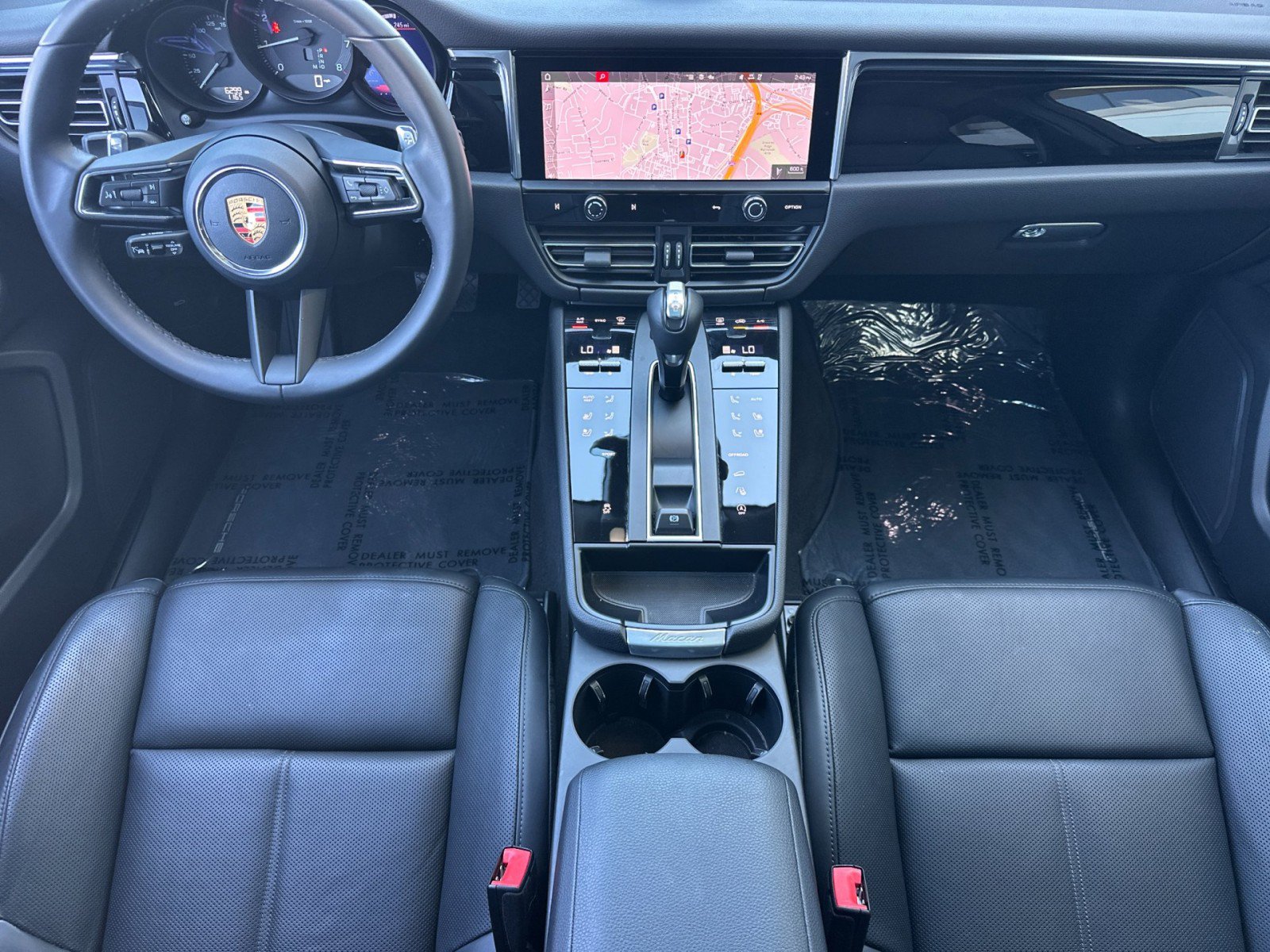 Certified 2026 Porsche Macan AWD/4WD image 6
