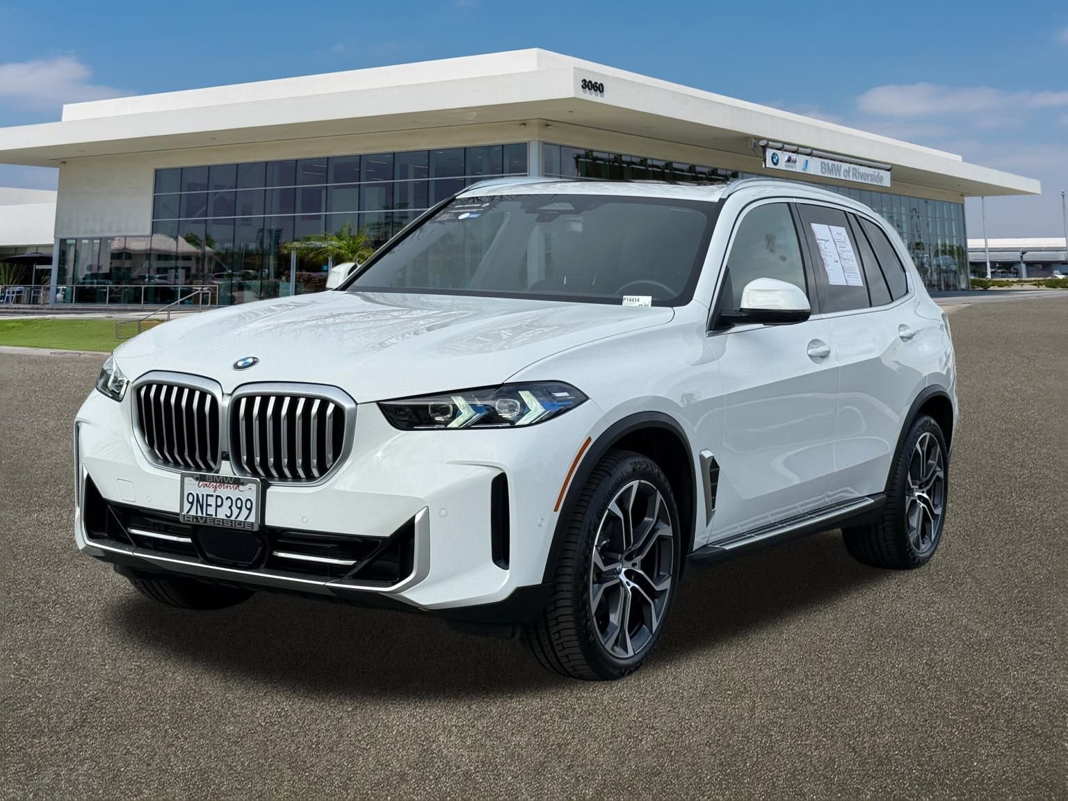 Certified 2025 BMW X5 sDrive40i w/ Premium Package image 4