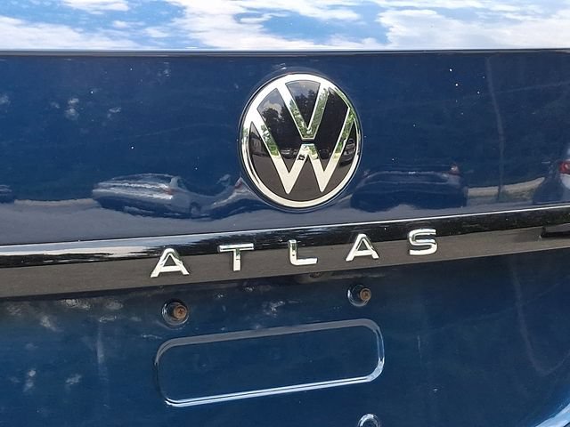 Used 2023 Volkswagen Atlas Cross Sport SEL R-Line AWD/4WD image 32