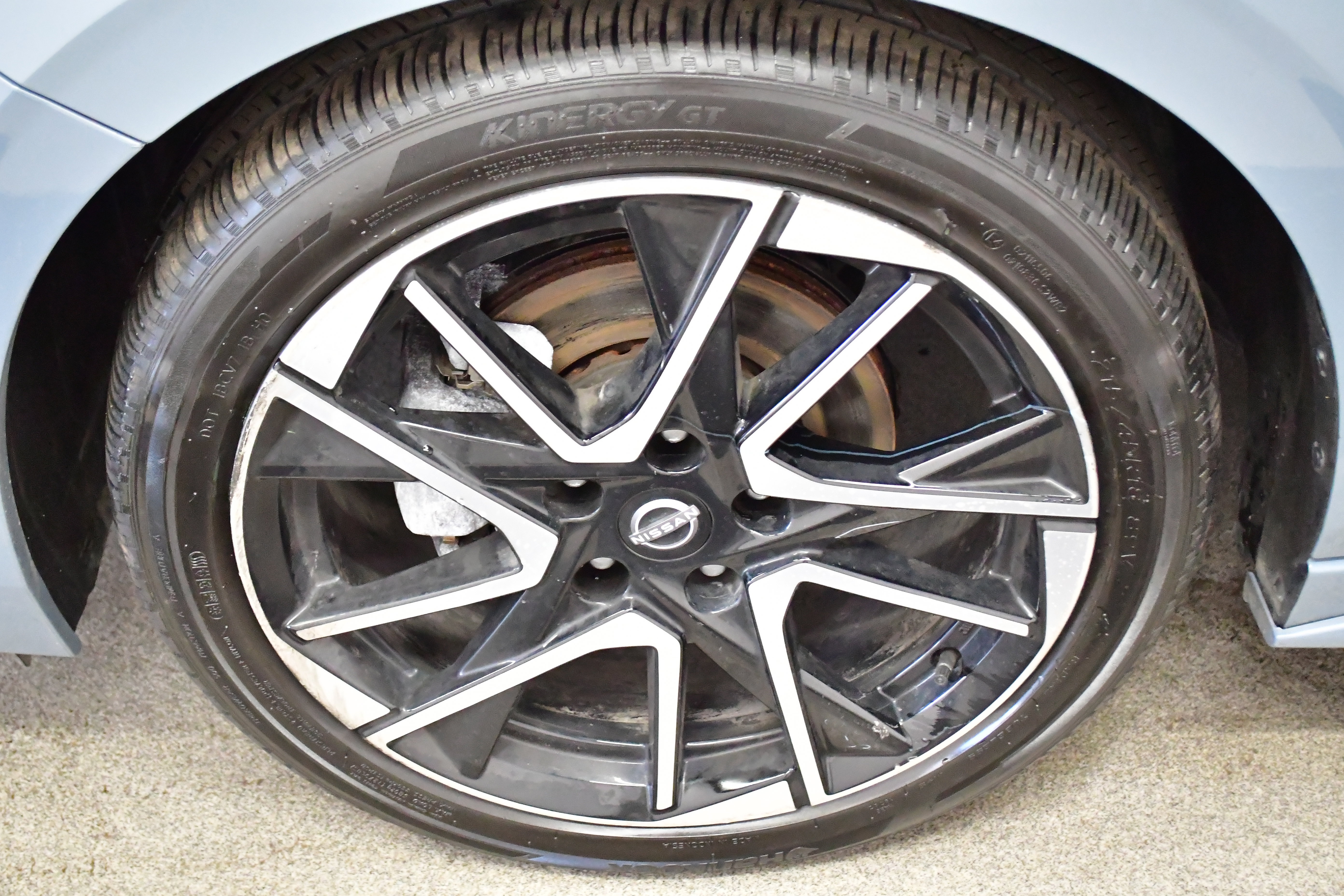 Used 2025 Nissan Sentra SR w/ SR Premium Package image 34