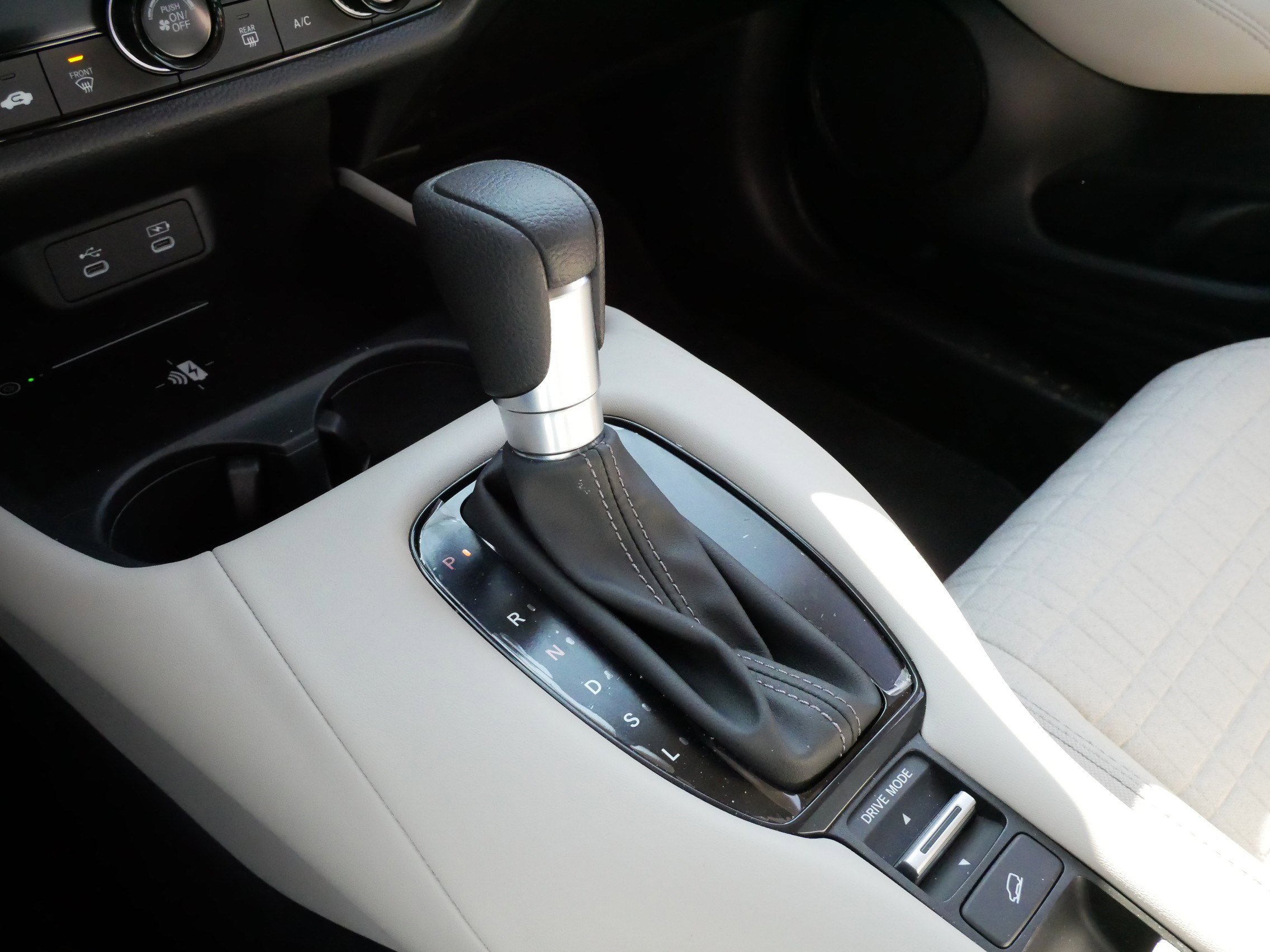 Certified 2026 Honda HR-V LX image 24