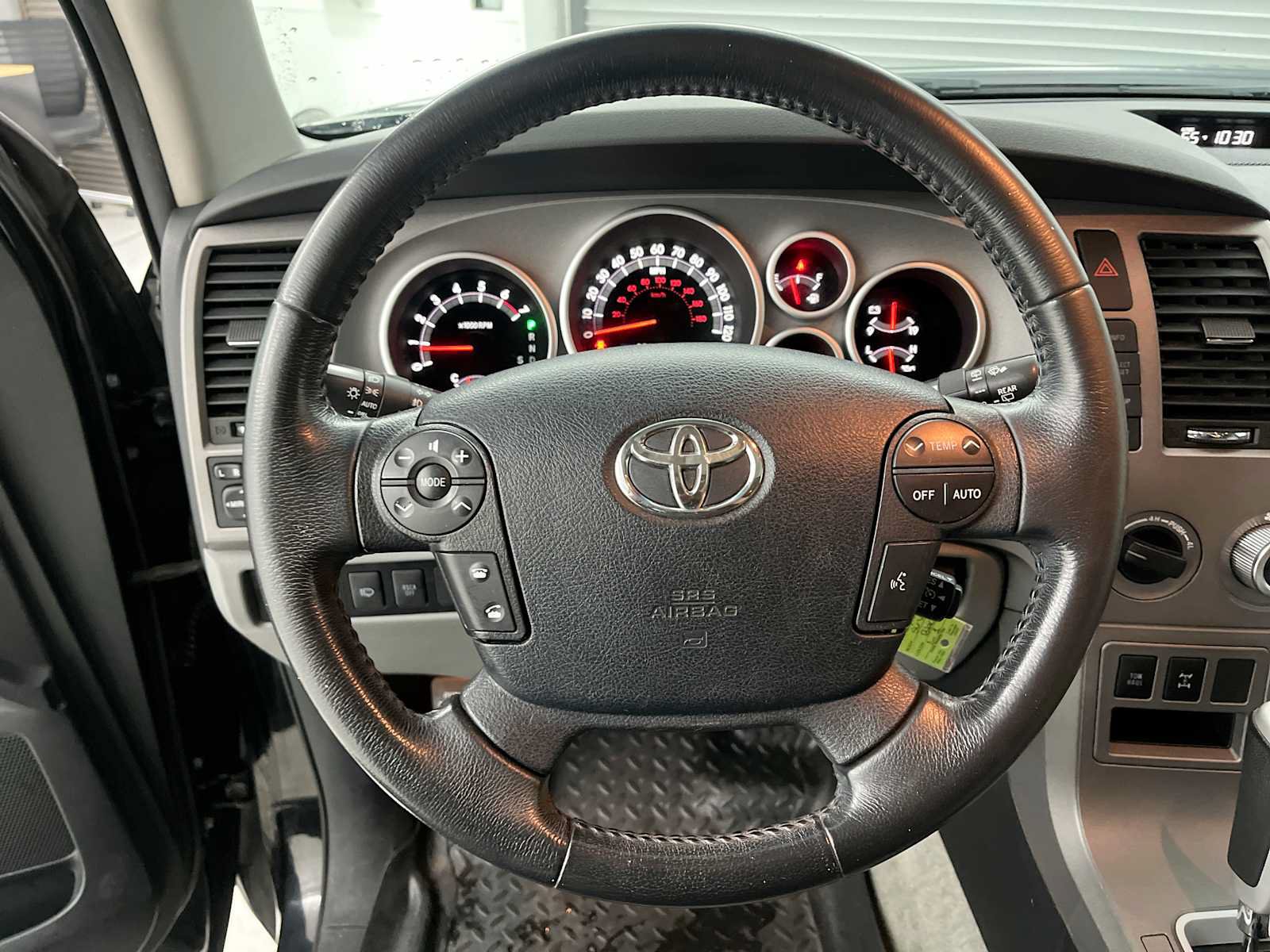 Used 2011 Toyota Sequoia Limited AWD/4WD image 17