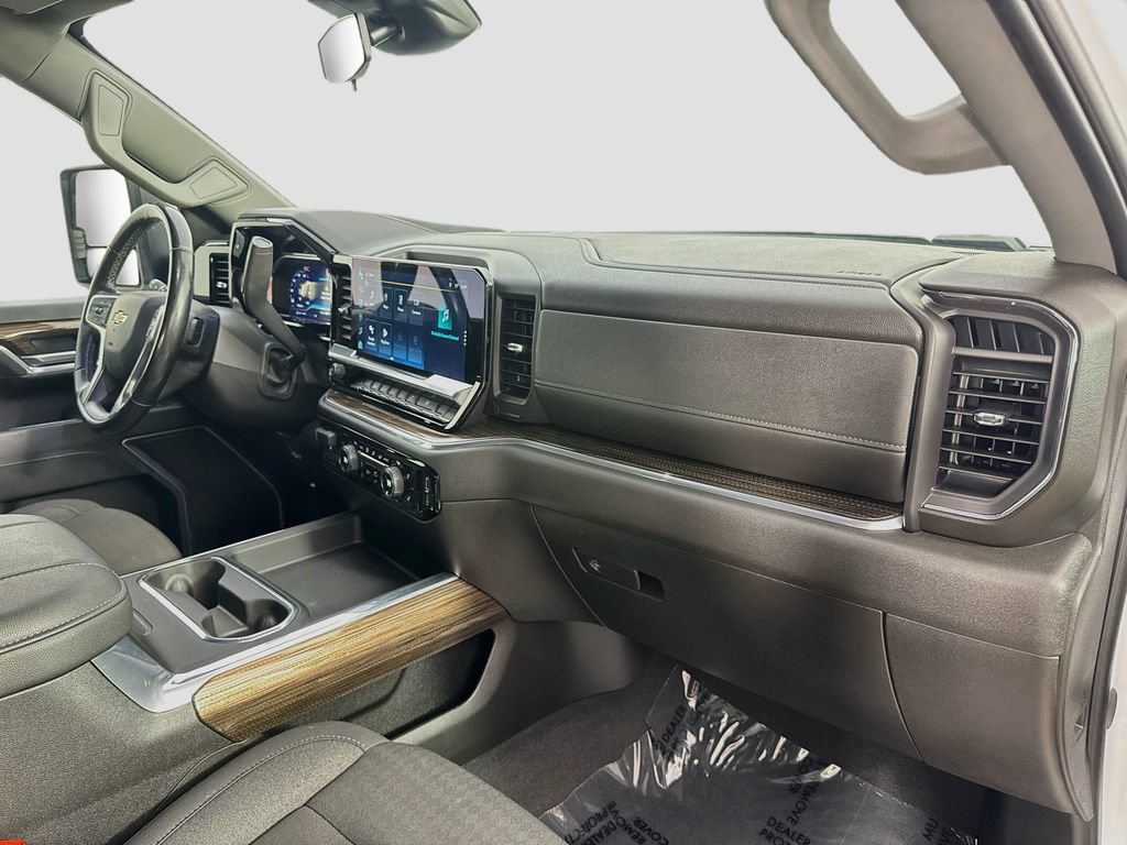 Used 2025 Chevrolet Silverado 3500 LT AWD/4WD image 35