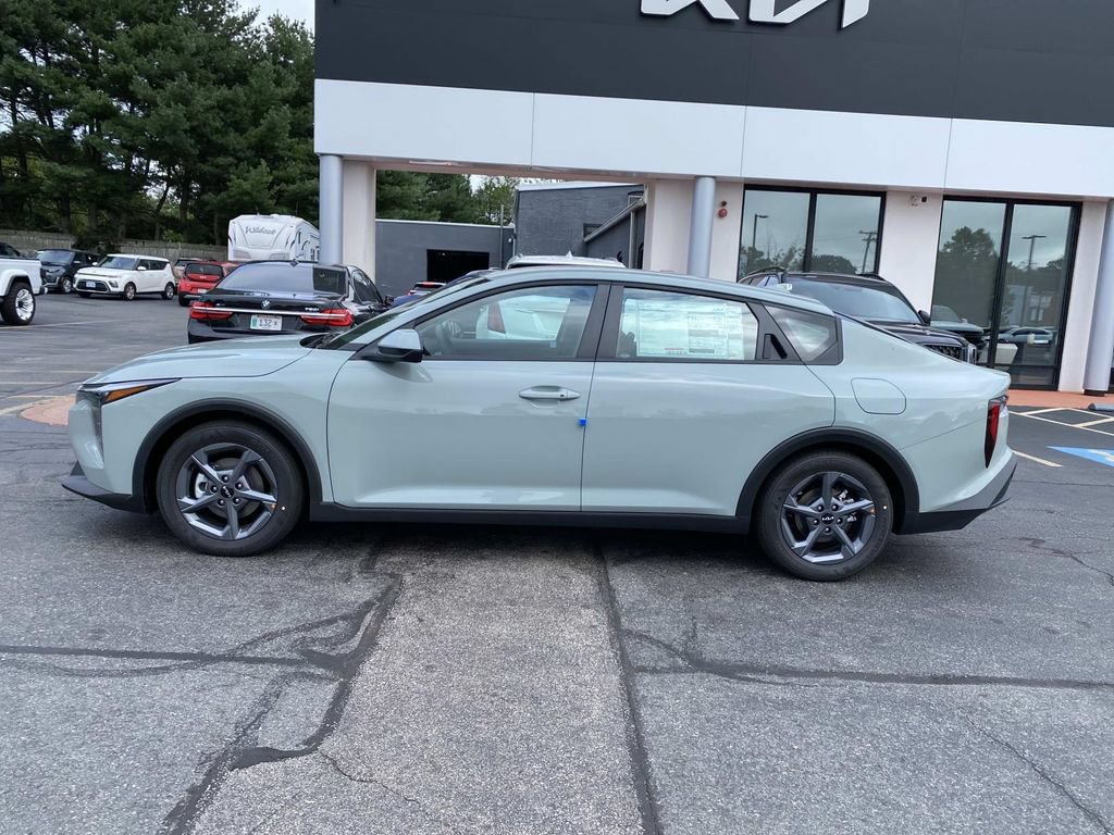 New 2026 Kia K4 FWD image 2