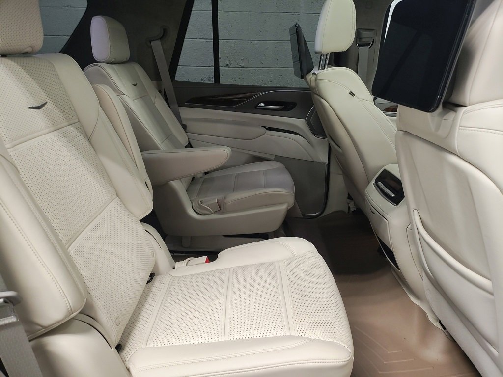 Used 2022 Cadillac Escalade Premium Luxury Platinum image 11