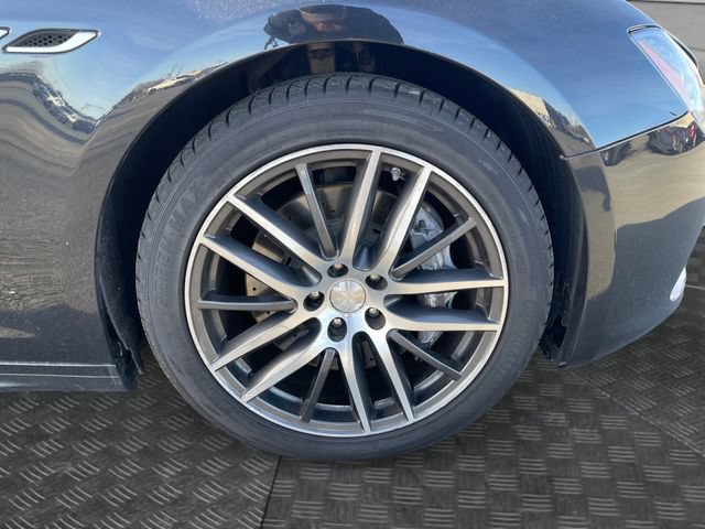 Used 2015 Maserati Ghibli RWD image 34