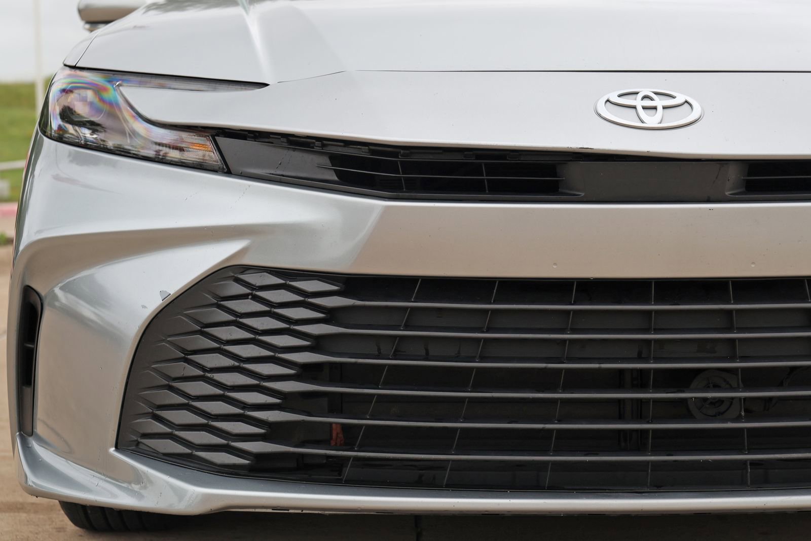 Used 2025 Toyota Camry LE AWD/4WD image 12