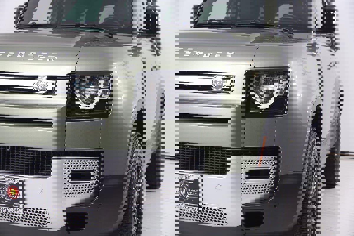 Used 2023 Land Rover Defender 110 S image 73