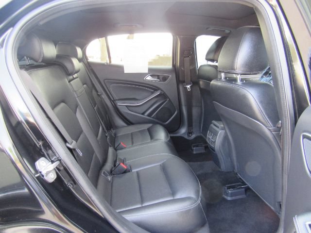 Used 2020 Mercedes-Benz GLA 250 w/ Premium Package image 27