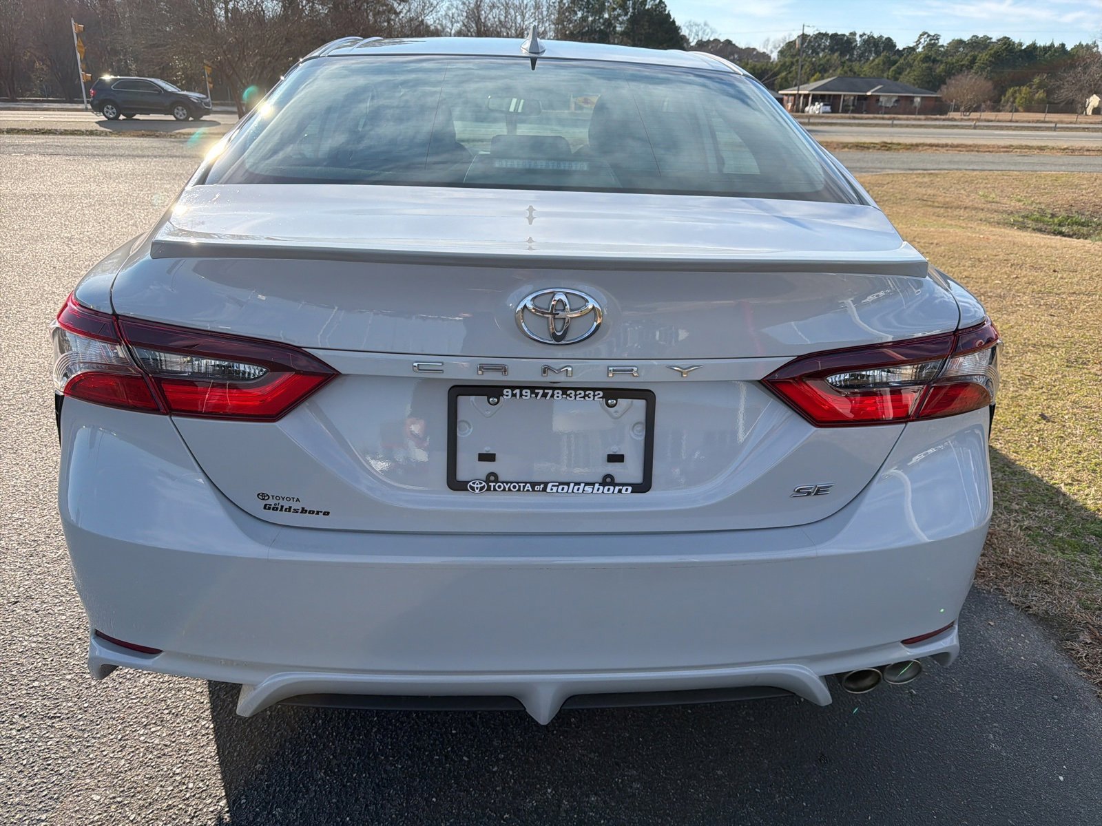 Used 2024 Toyota Camry SE image 4