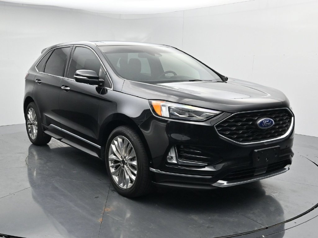Used 2020 Ford Edge Titanium w/ Equipment Group 301A FWD image 2