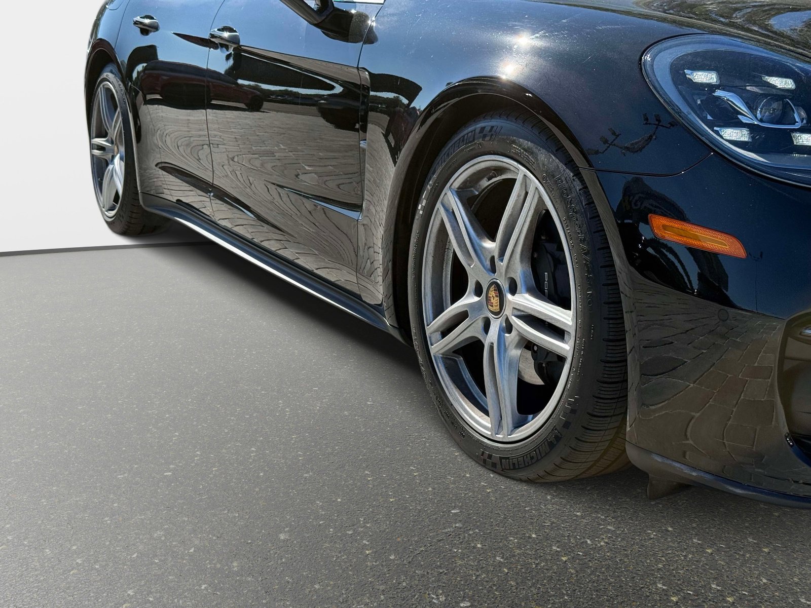 Used 2022 Porsche Panamera 4 image 20