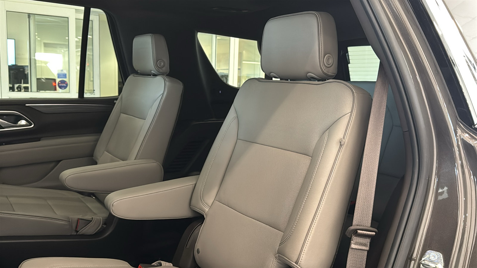 Used 2021 GMC Yukon SLT w/ SLT Luxury Plus Package AWD/4WD image 28