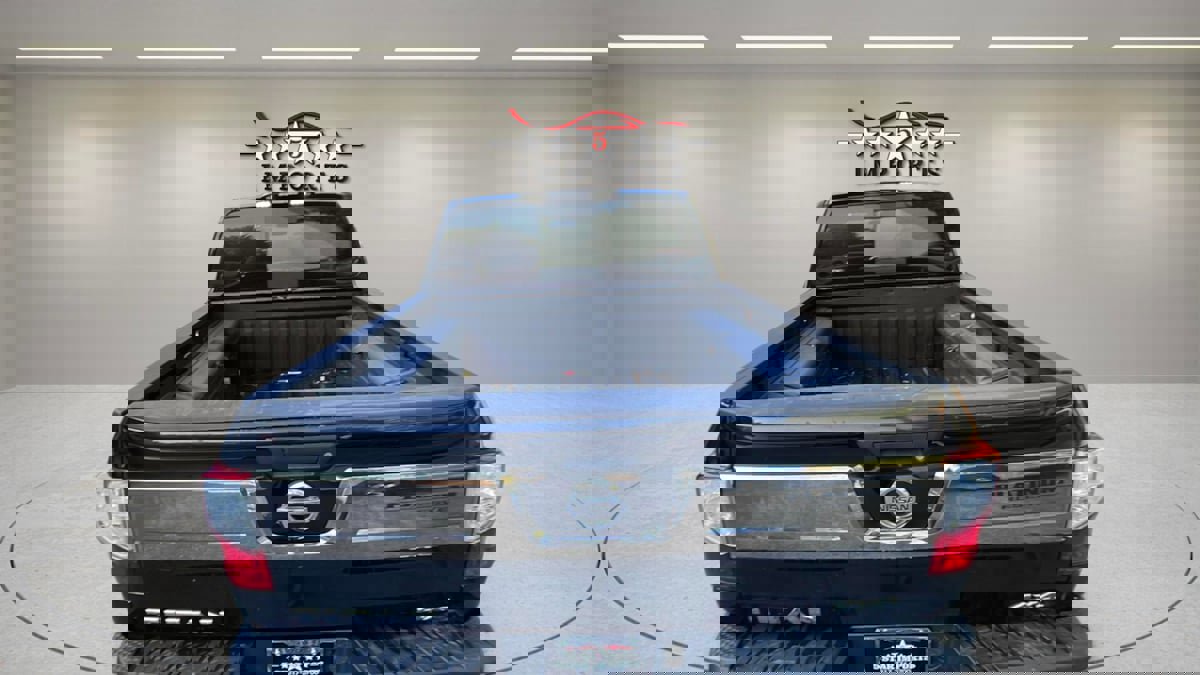 Used 2018 Nissan Titan Platinum Reserve image 16