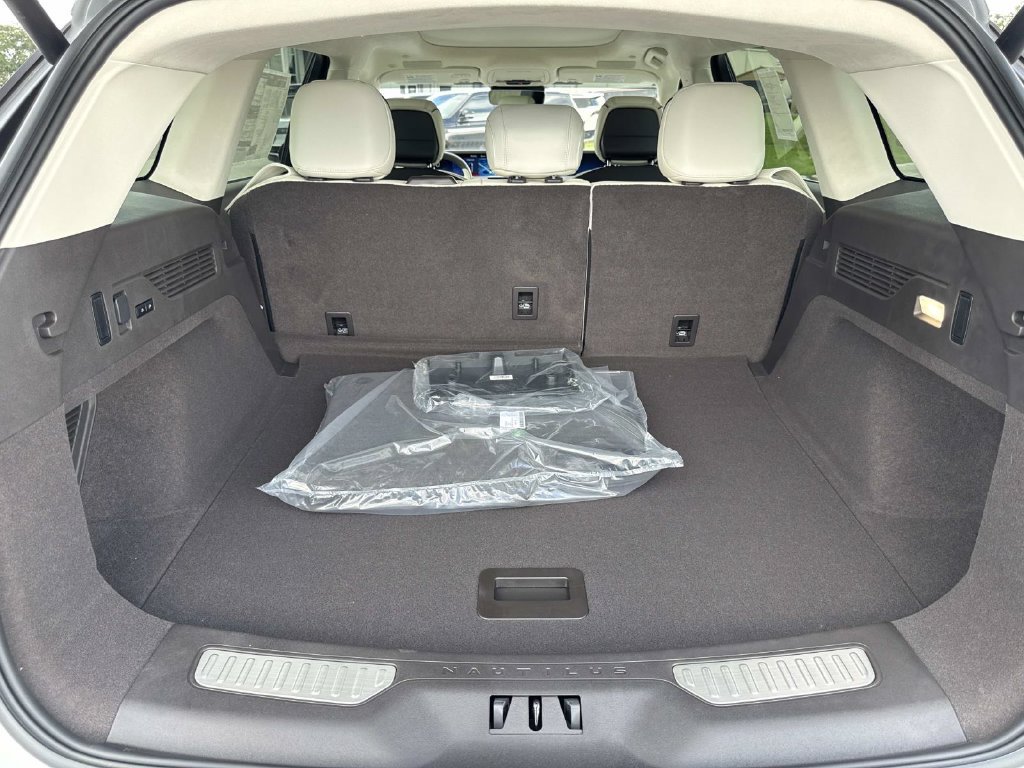 New 2026 Lincoln Nautilus Black Label AWD/4WD image 11