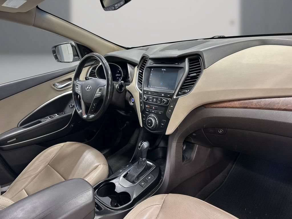 Used 2018 Hyundai Santa Fe Sport w/ 2.4L Tech Package 04 FWD image 16