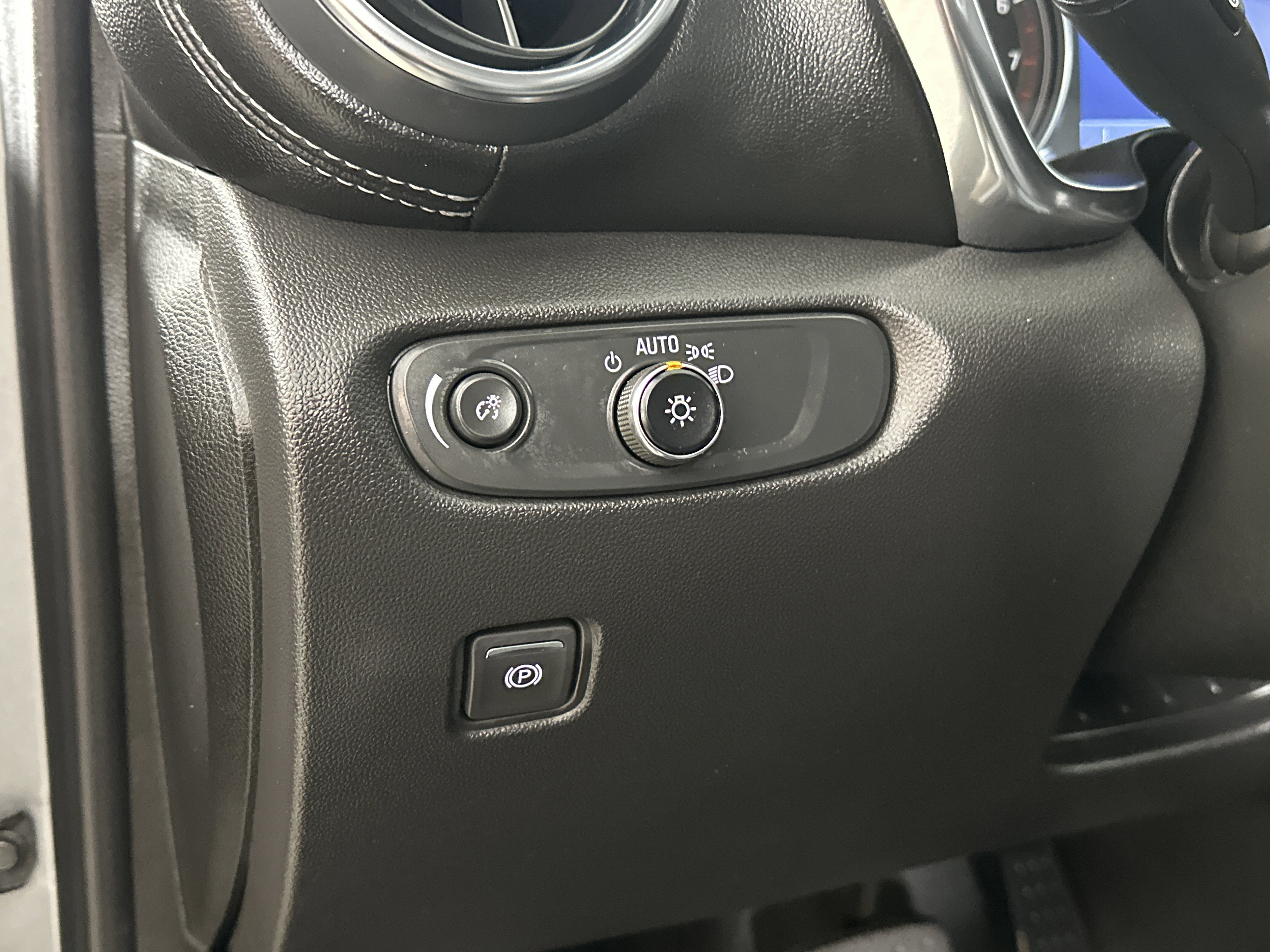 Used 2024 Chevrolet Blazer LT w/ Convenience Package FWD image 14
