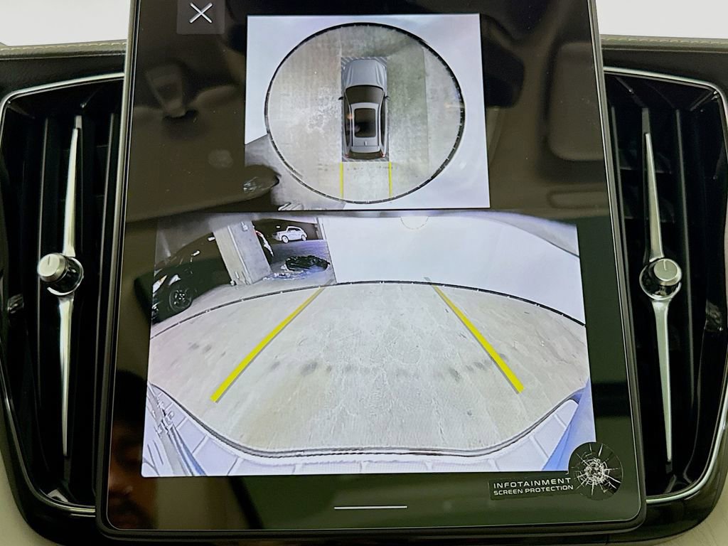 New 2026 Volvo XC60 B5 Ultra w/ Climate Package PRO image 13