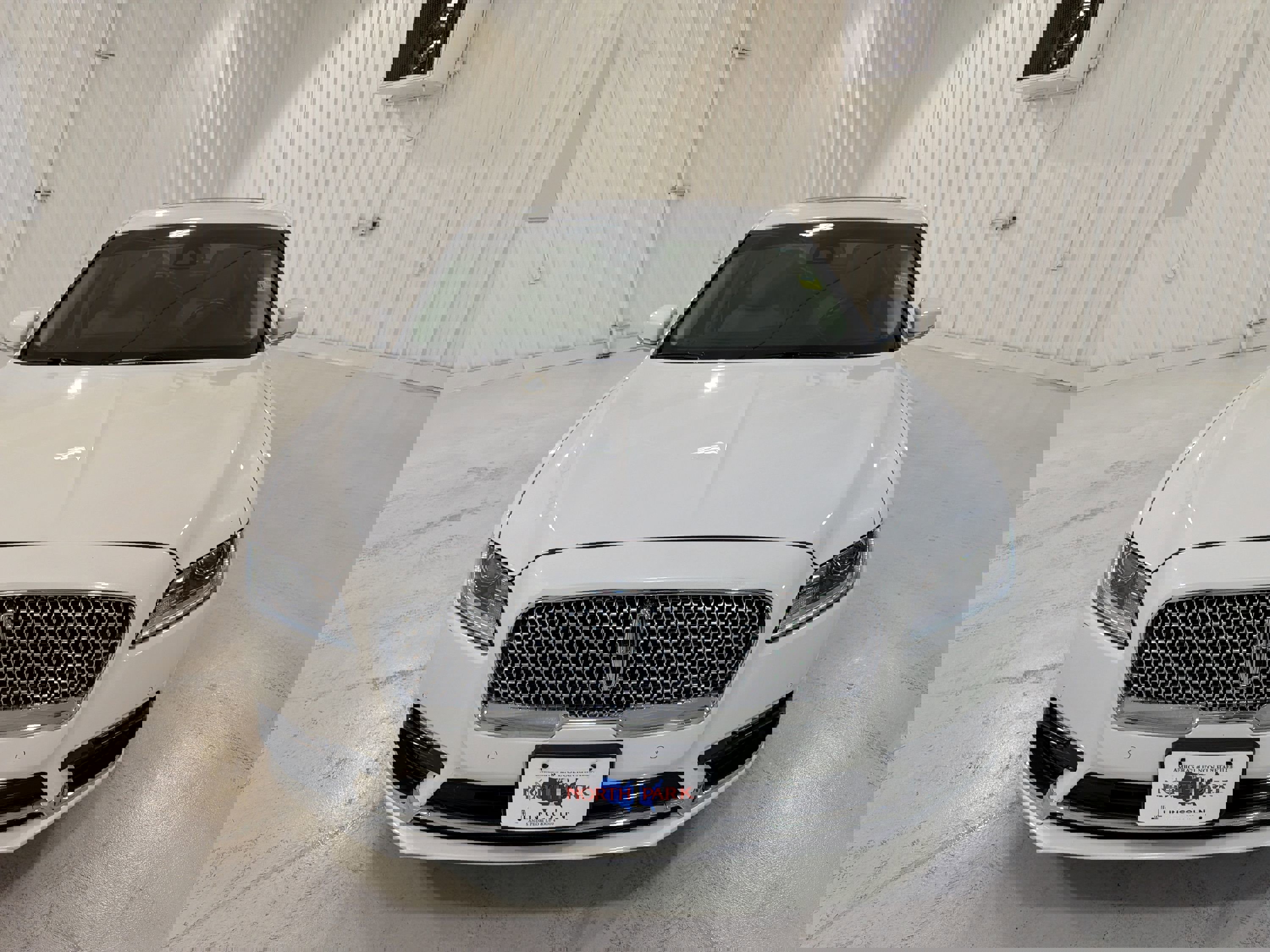 Used 2020 Lincoln Continental w/ Premium Package image 32