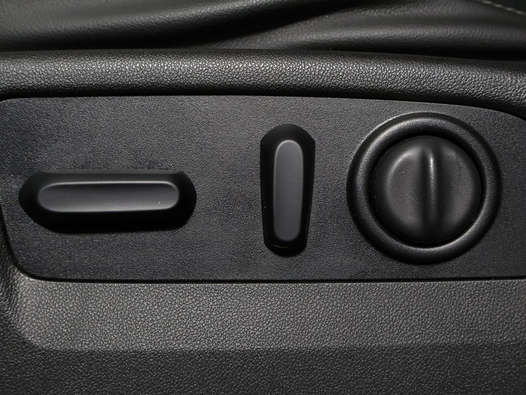 Used 2020 Chevrolet Silverado 1500 LTZ w/ LTZ Convenience Package image 27