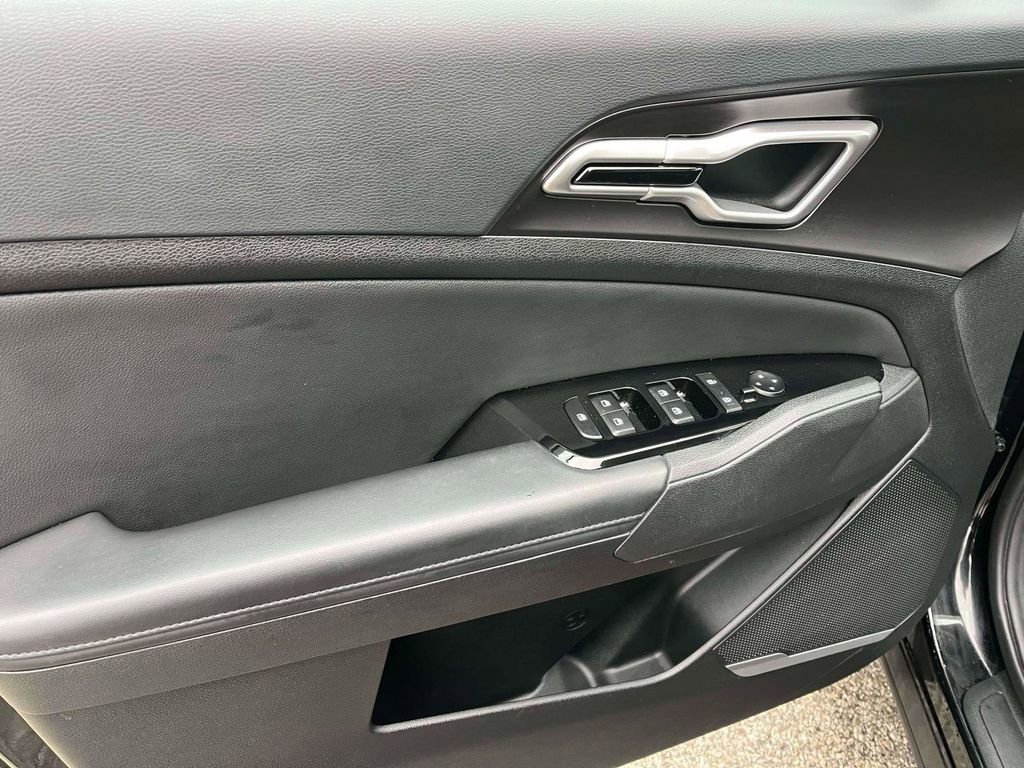 Used 2024 Kia Sportage EX image 13