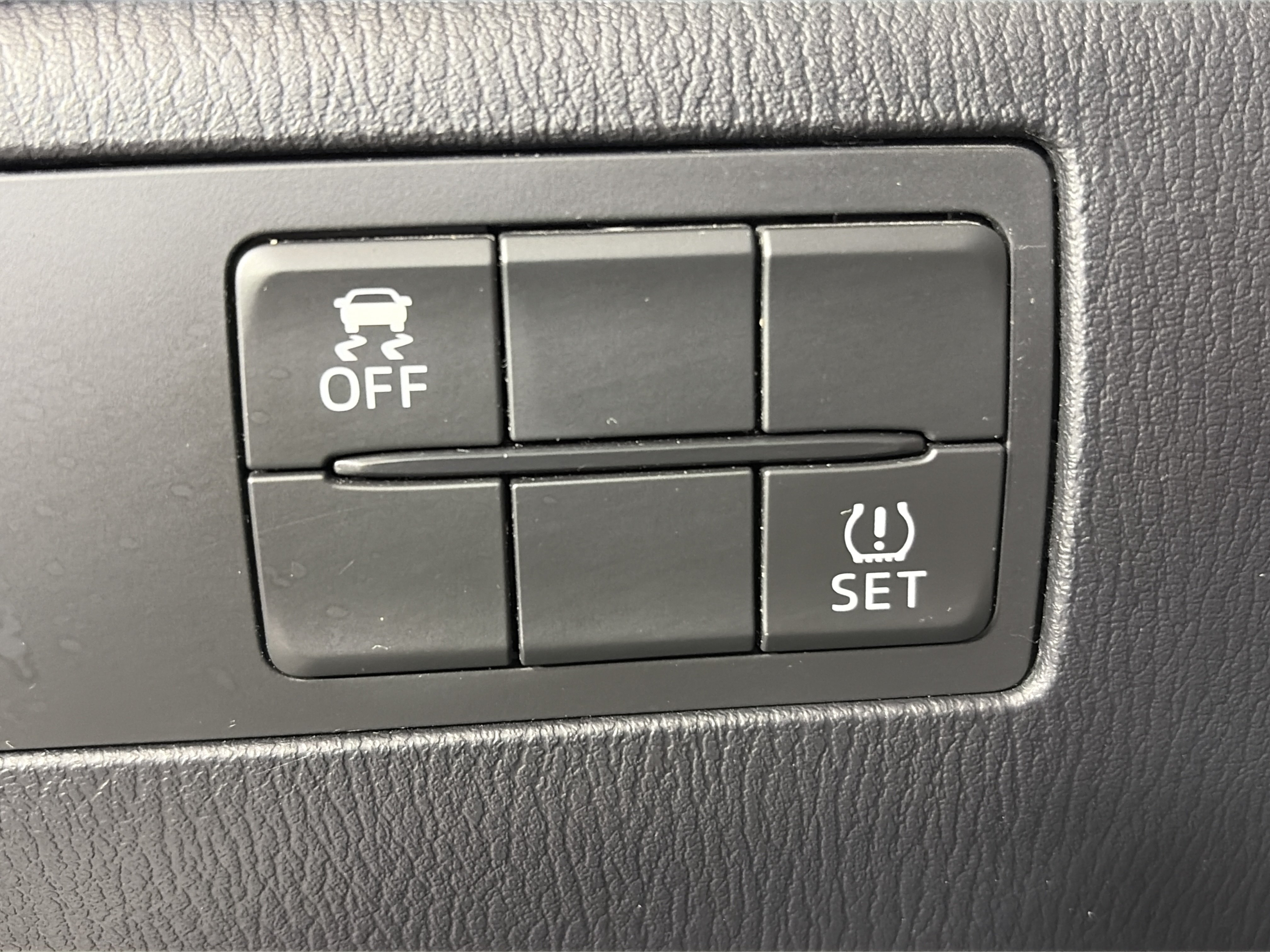 Used 2018 MAZDA MAZDA3 Touring FWD image 28