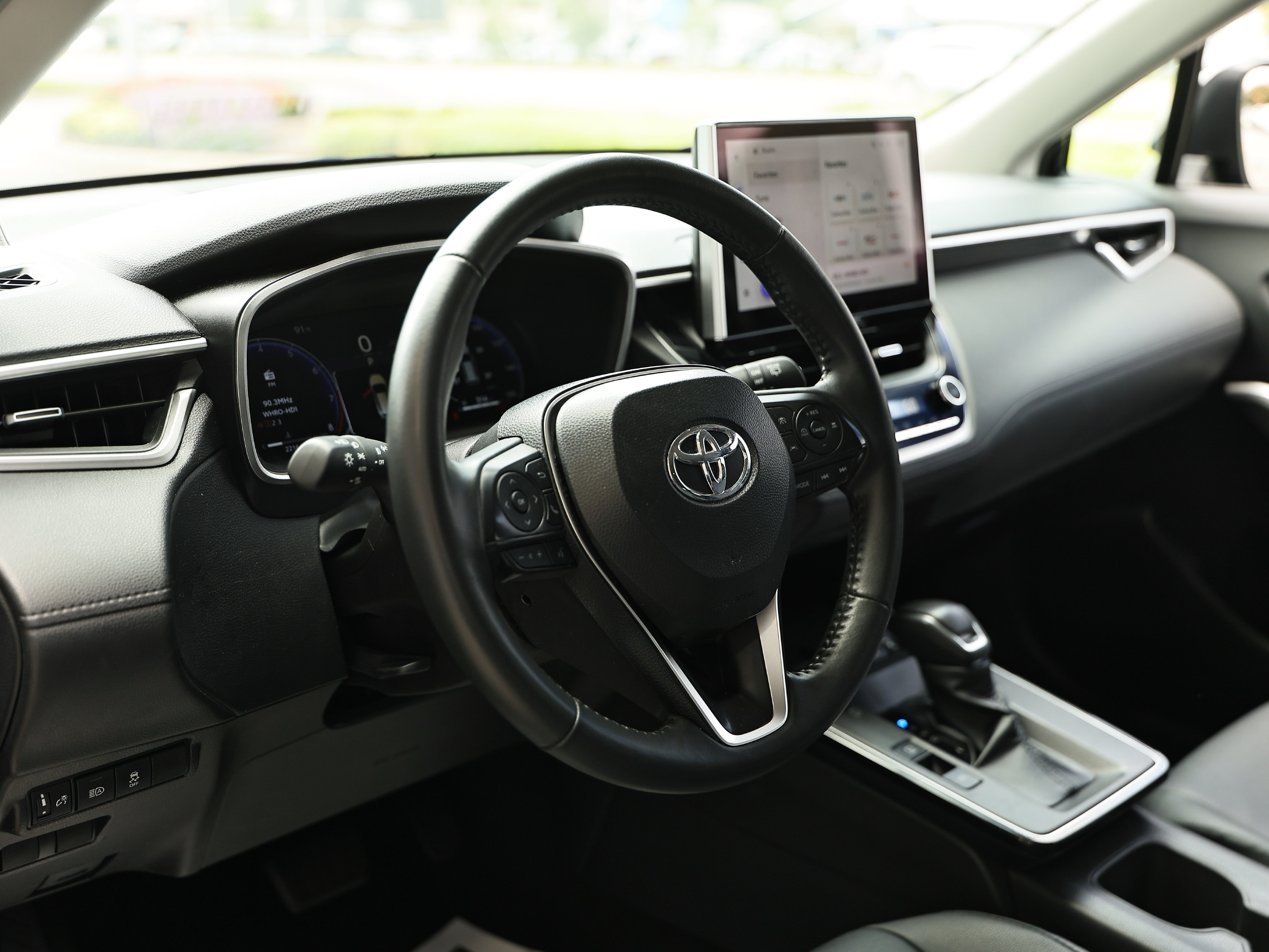 Used 2026 Toyota Corolla Cross XLE FWD image 19