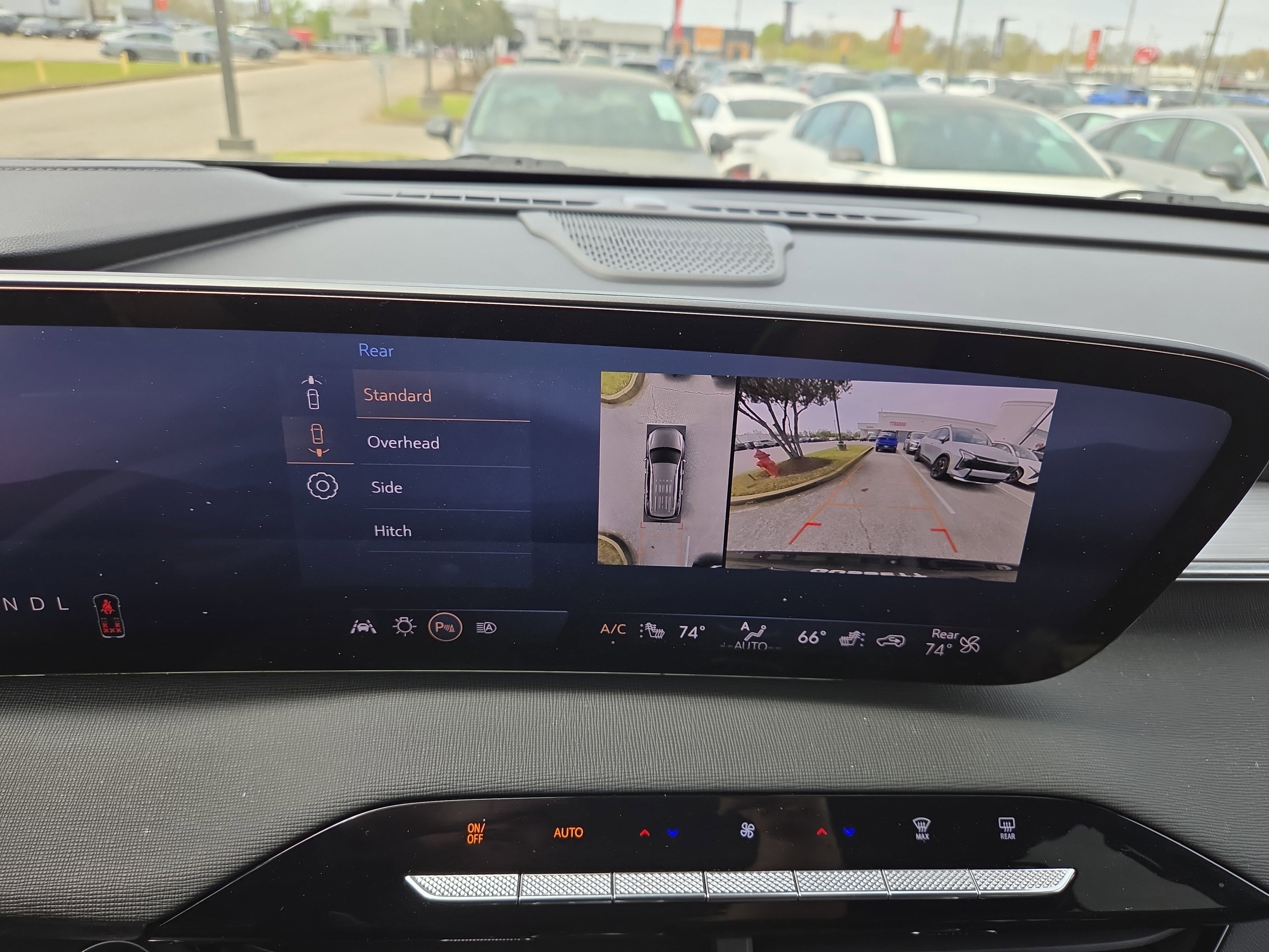 Used 2025 Buick Enclave Preferred w/ Power Package image 12