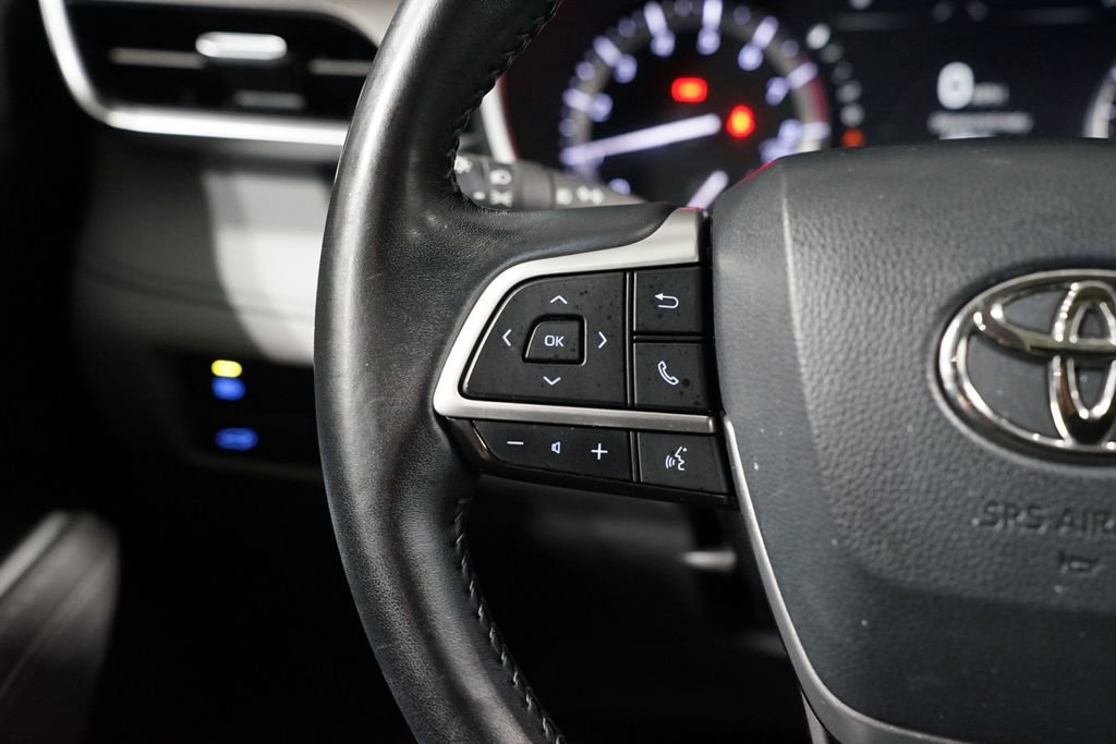 Used 2022 Toyota Highlander XLE image 14