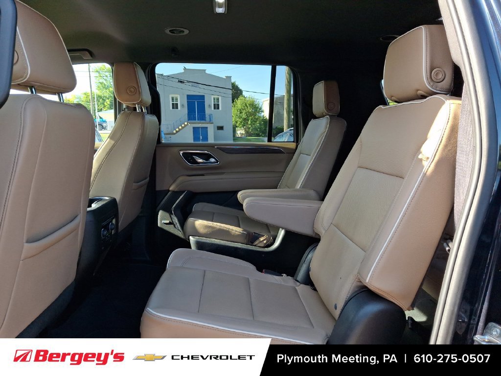 Certified 2024 Chevrolet Suburban Premier AWD/4WD image 12