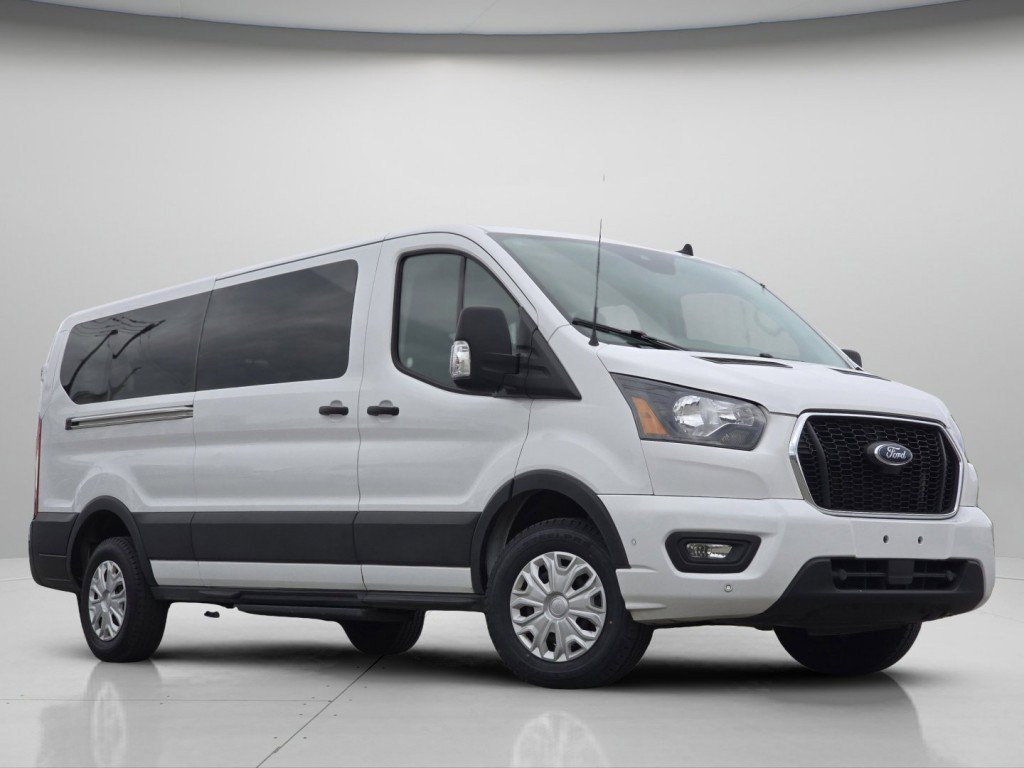 Used 2023 Ford Transit 350 XLT image 2