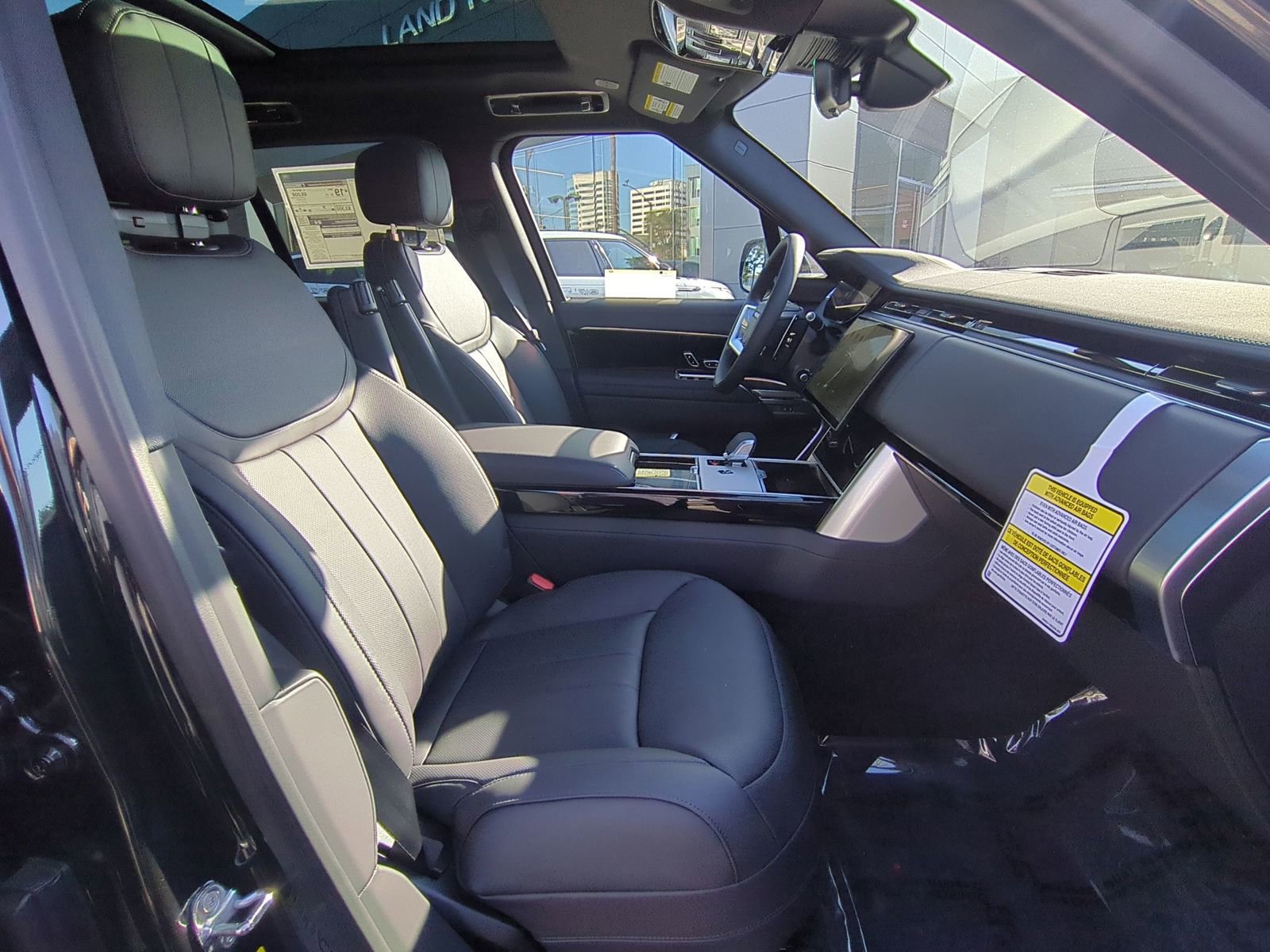 New 2026 Land Rover Range Rover SE image 30