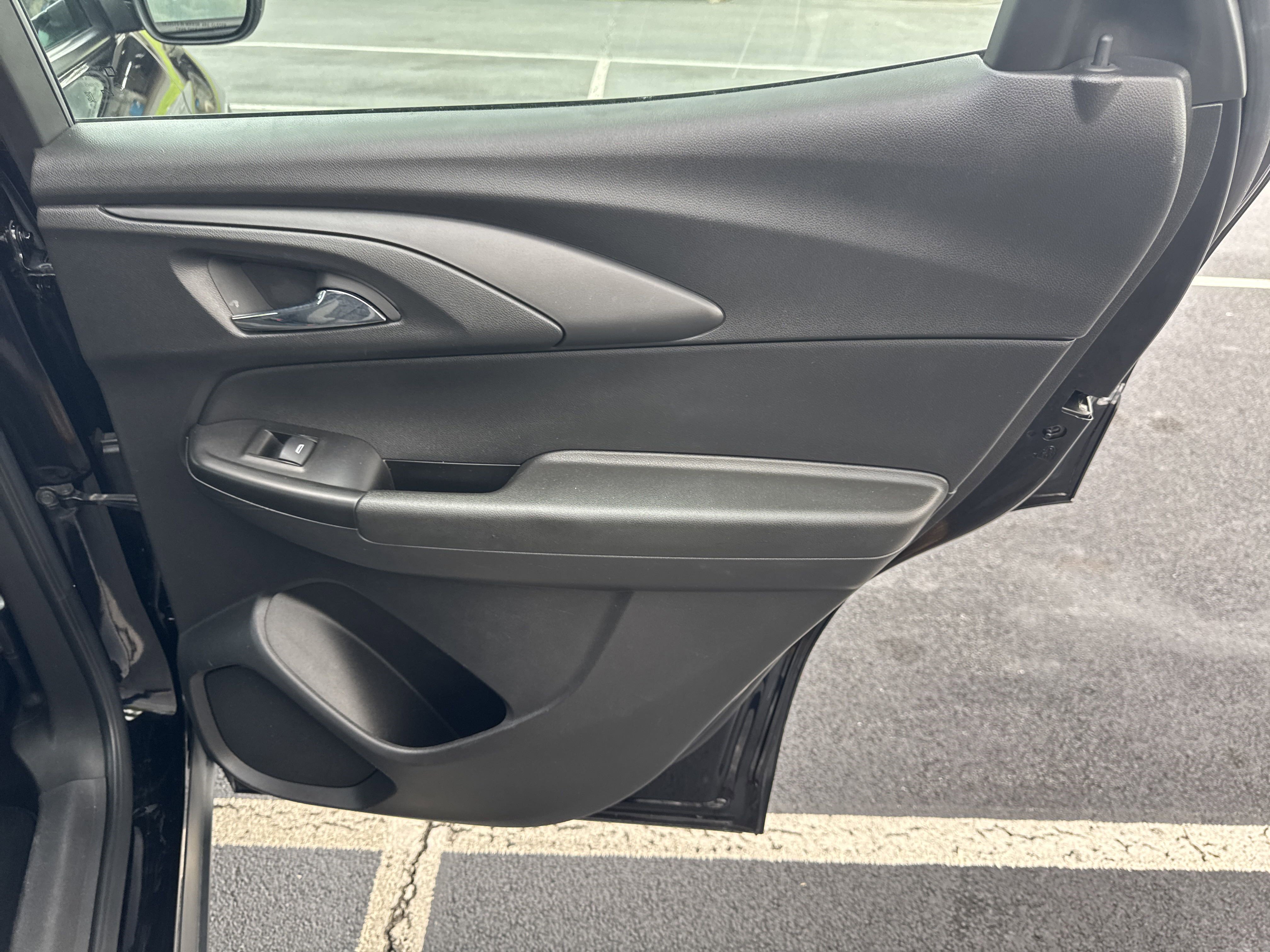 Used 2023 Chevrolet TrailBlazer LS image 30