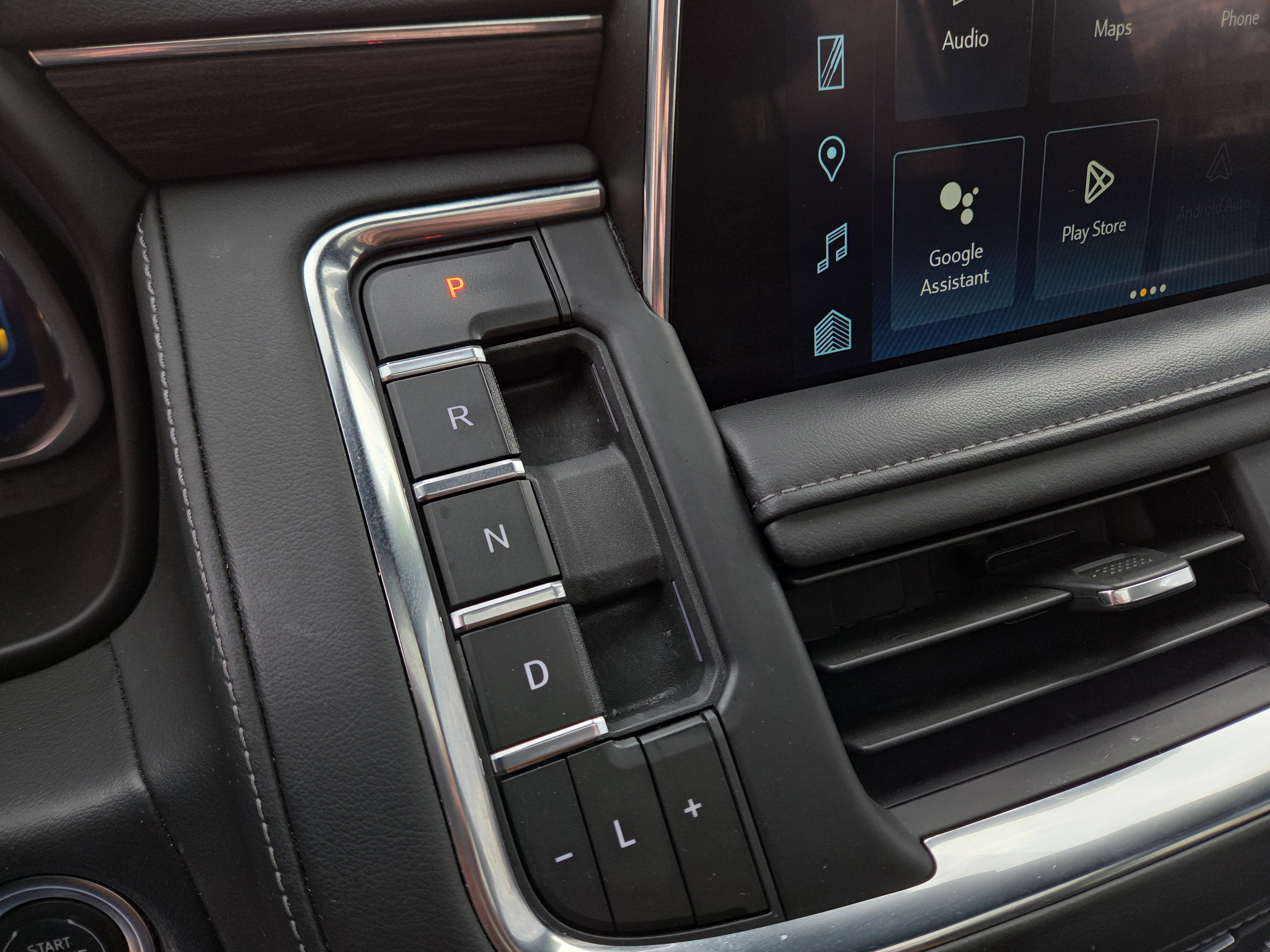 Used 2023 Chevrolet Tahoe Z71 w/ Luxury Package image 24