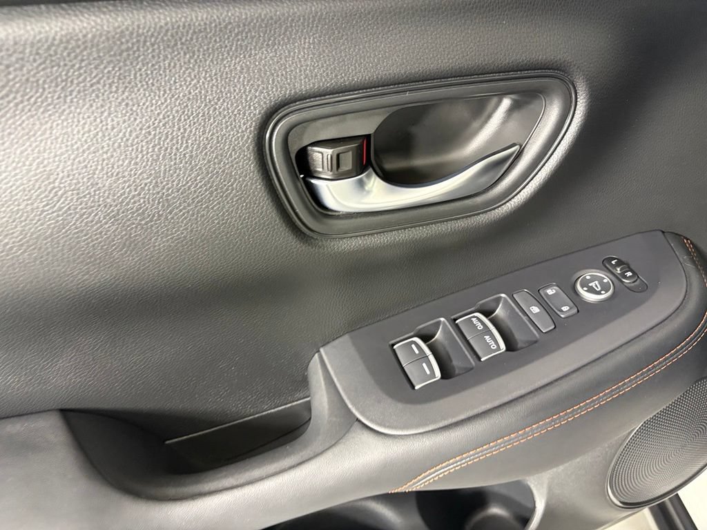 Used 2025 Honda HR-V Sport image 20