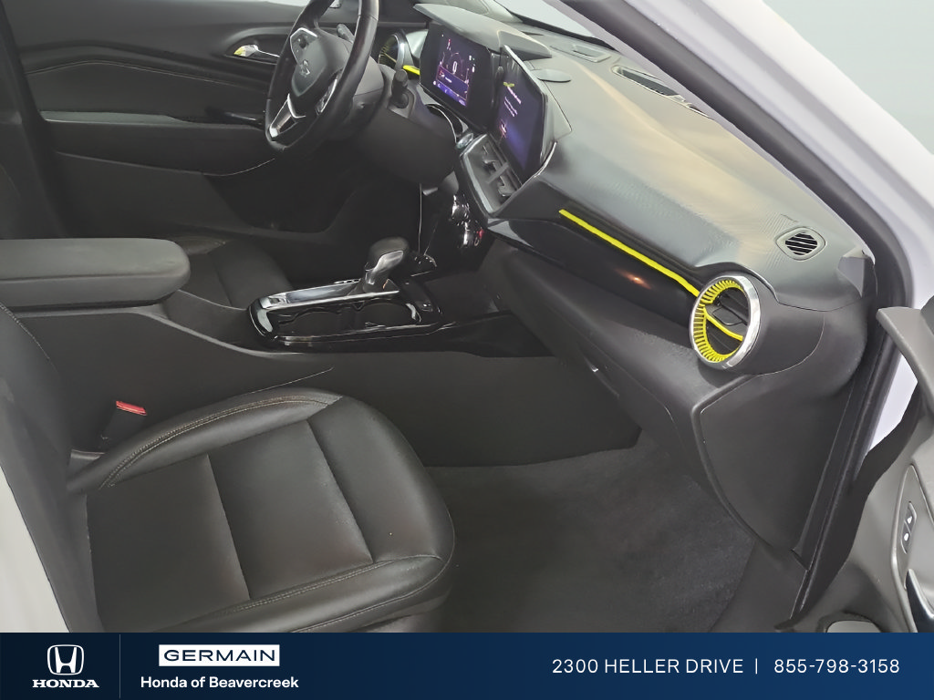 Used 2021 Chevrolet Trax LT FWD image 9