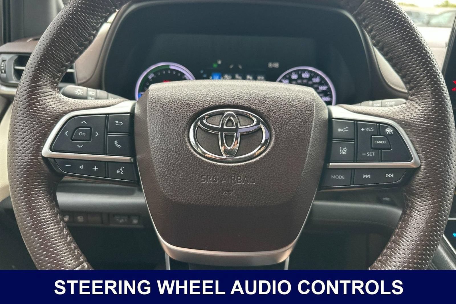 Used 2023 Toyota Sienna Platinum FWD image 31