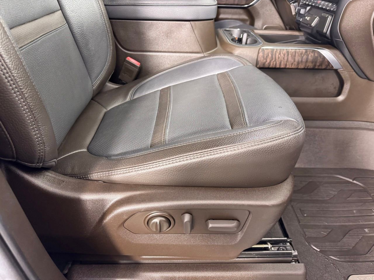 Used 2022 GMC Sierra 2500 Denali w/ Denali Ultimate Package image 34