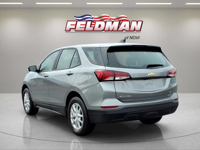 Used 2024 Chevrolet Equinox LS AWD/4WD image 3