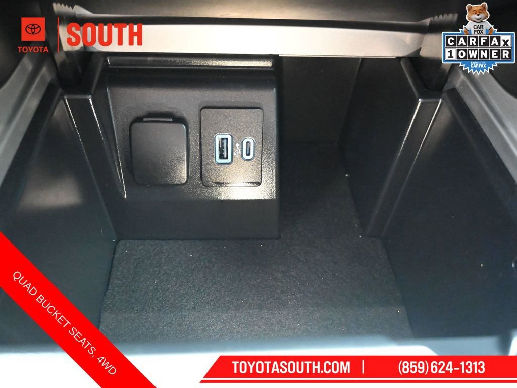 Used 2023 Ford Explorer Limited AWD/4WD image 21