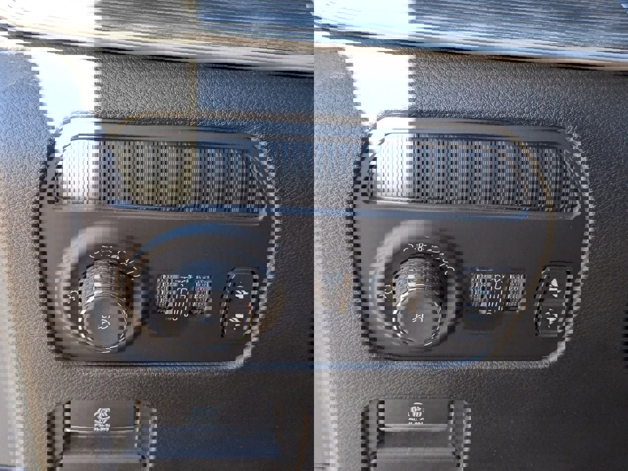 Used 2023 Jeep Wagoneer L Series II image 31